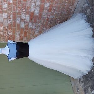 Sherri Hill Black and White Tulle Gown Sz 0